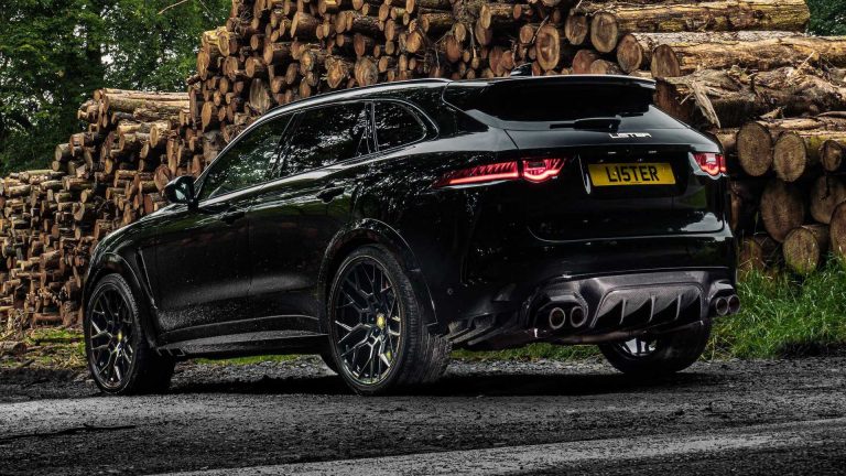 Jaguar F-Pace by Lister Stealth: immagini ufficiali