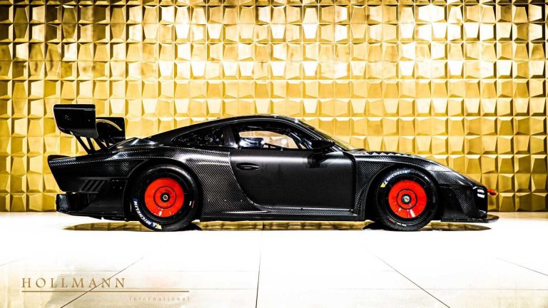 Porsche 935 in fibra di carbonio: immagini ufficiali