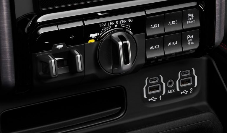 Ram 1500 TRX: immagini ufficiali