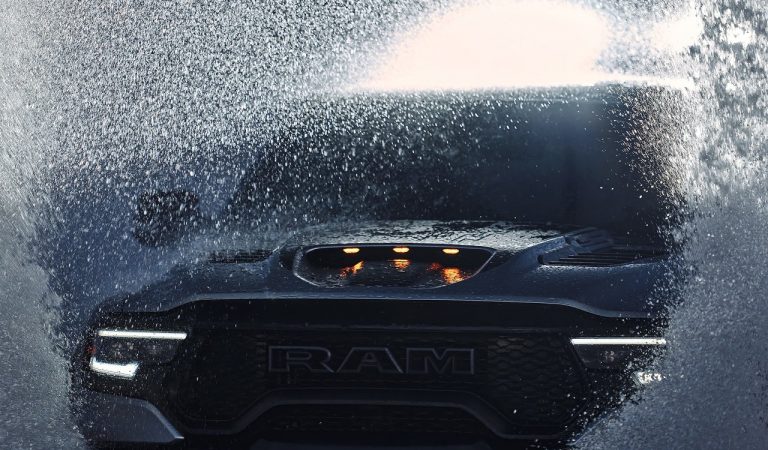 Ram 1500 TRX: immagini ufficiali