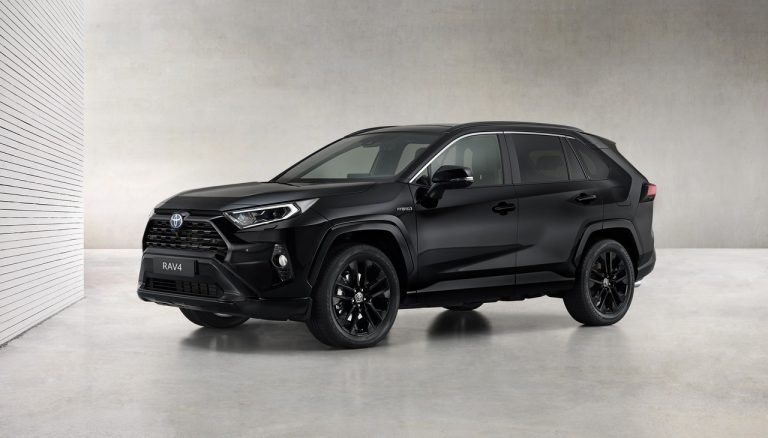 Toyota RAV4 Hybrid Black Edition: immagini ufficiali