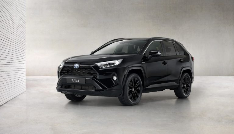 Toyota RAV4 Hybrid Black Edition: immagini ufficiali