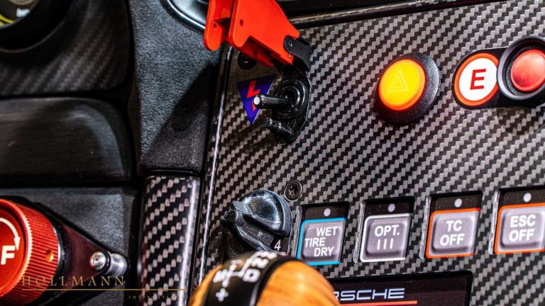 Porsche 935 in fibra di carbonio: immagini ufficiali