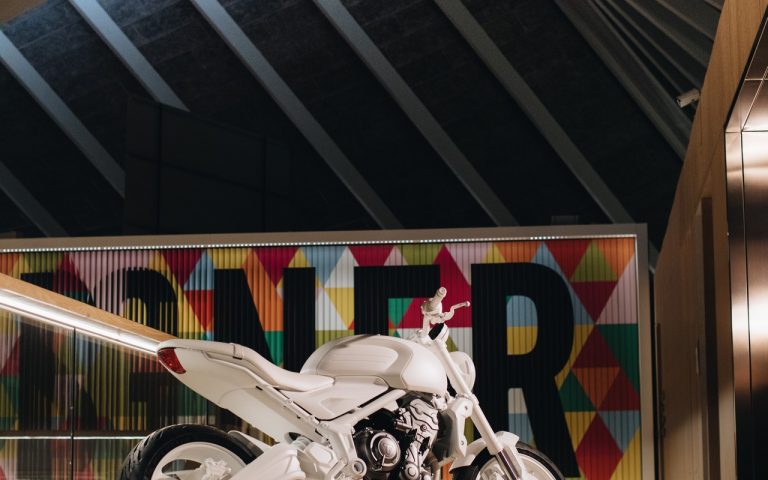 Triumph Trident Design Prototype: immagini ufficiali