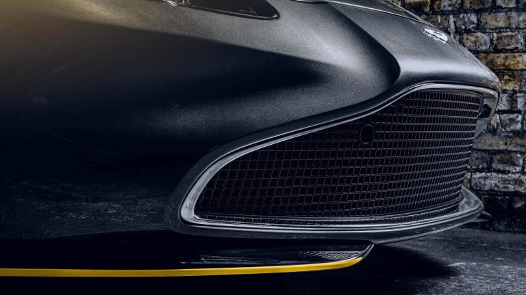 Aston Martin Vantage 007 Edition e DBS Superleggera 007: immagini ufficiali