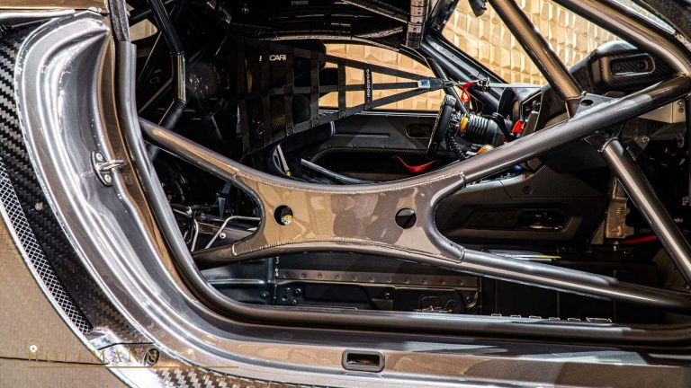 Porsche 935 in fibra di carbonio: immagini ufficiali