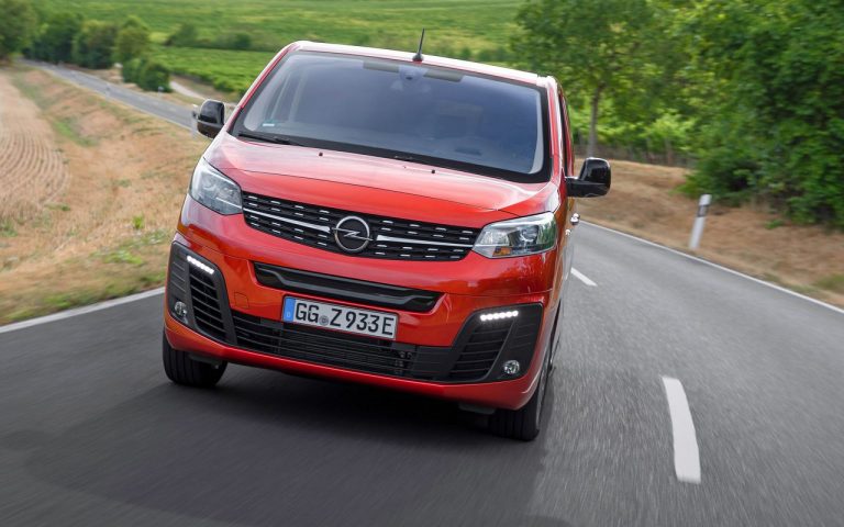 Opel Zafira e-Life: immagini ufficiali
