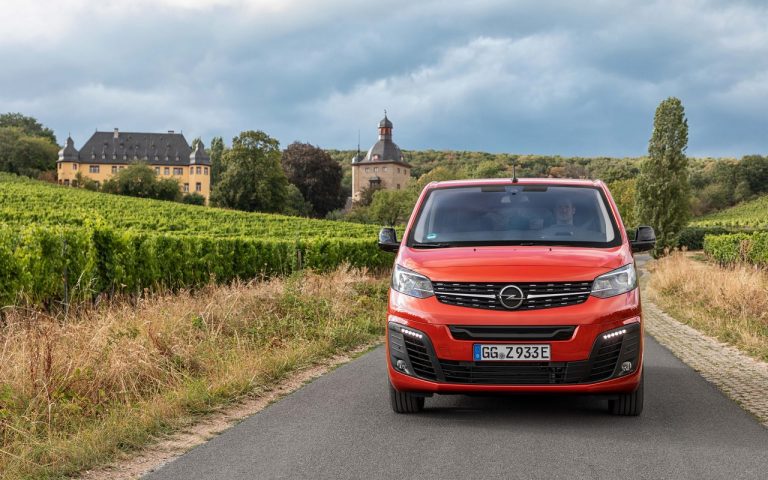 Opel Zafira e-Life: immagini ufficiali
