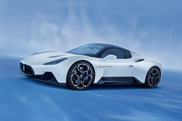 Maserati MC20: immagini ufficiali