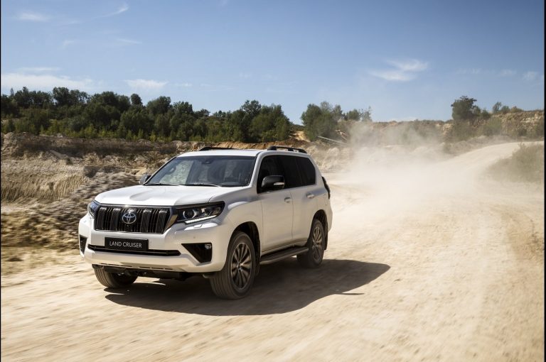 Toyota Land Cruiser 2021: immagini ufficiali