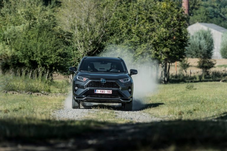 Toyota Rav4 Plug-in Hybrid 2021: immagini ufficiali