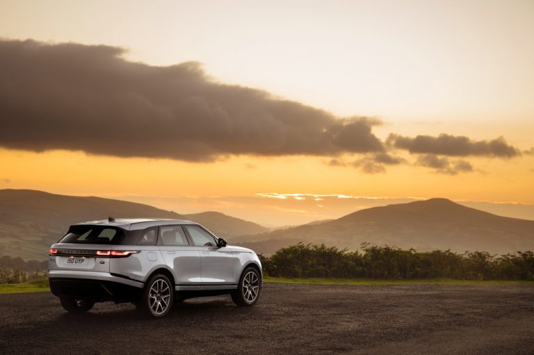 Range Rover Velar 2021: immagini ufficiali