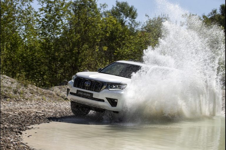 Toyota Land Cruiser 2021: immagini ufficiali