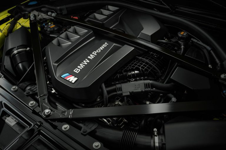 Bmw M3 berlina e Bmw M4 Coupé 2021: immagini ufficiali