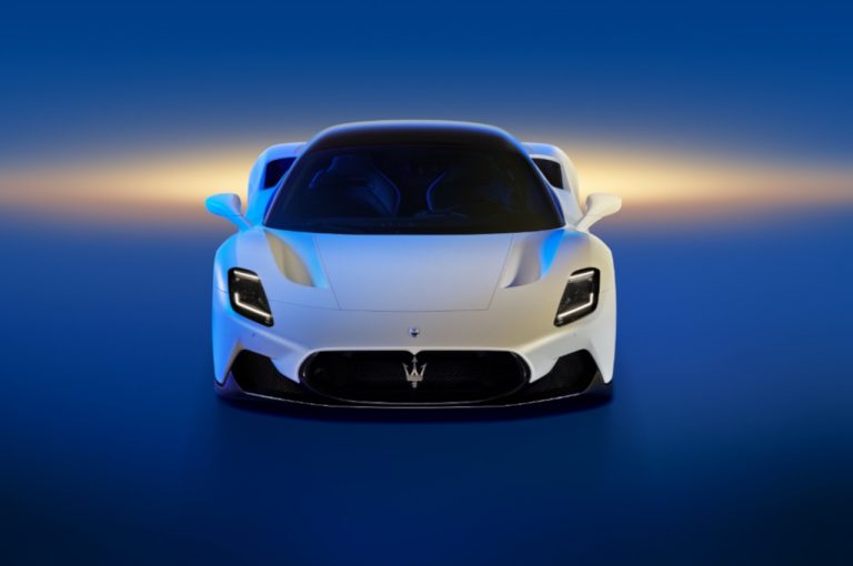 Maserati MC20: immagini ufficiali