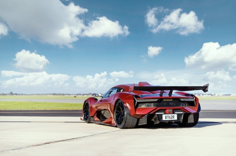 Brabham BT62 stradale 2020: immagini ufficiali