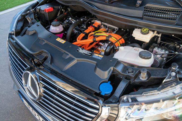 Mercedes EQV 2020: immagini ufficiali