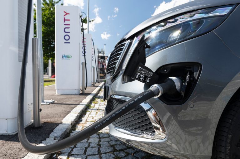 Mercedes EQV 2020: immagini ufficiali