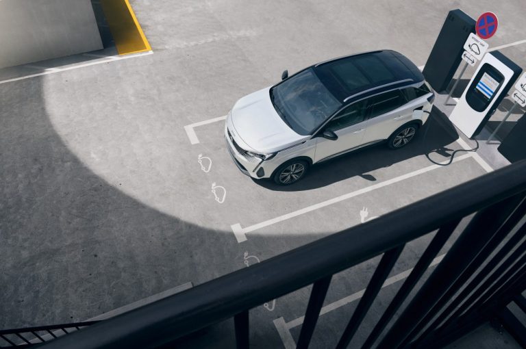 Peugeot 3008 2021: nuove immagini ufficiali