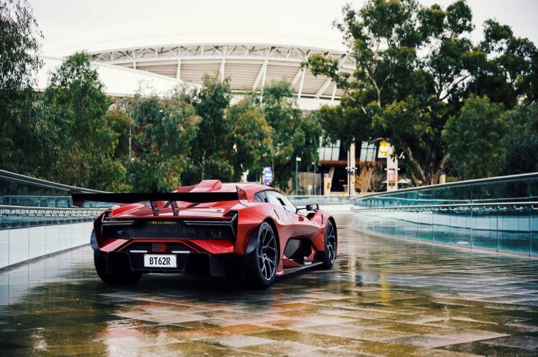Brabham BT62 stradale 2020: immagini ufficiali