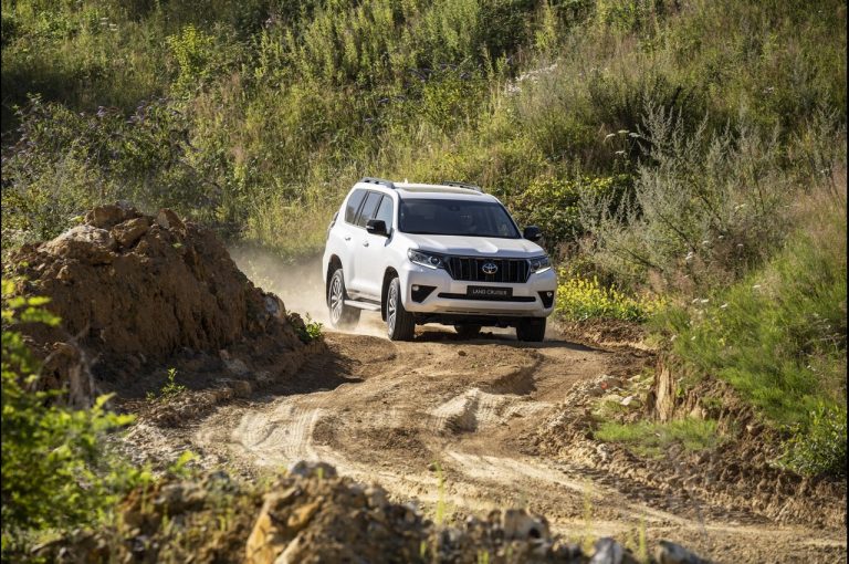 Toyota Land Cruiser 2021: immagini ufficiali