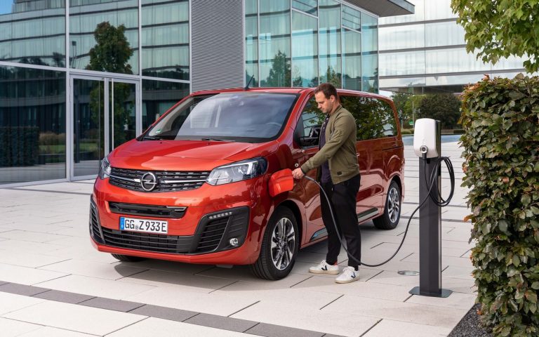 Opel Zafira e-Life: immagini ufficiali