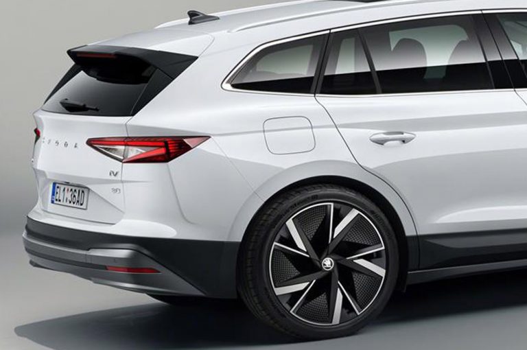 Skoda Enyaq iV: immagini ufficiali