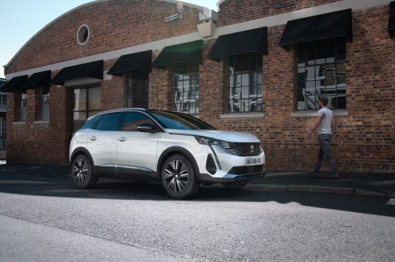 Peugeot 3008 2021: nuove immagini ufficiali
