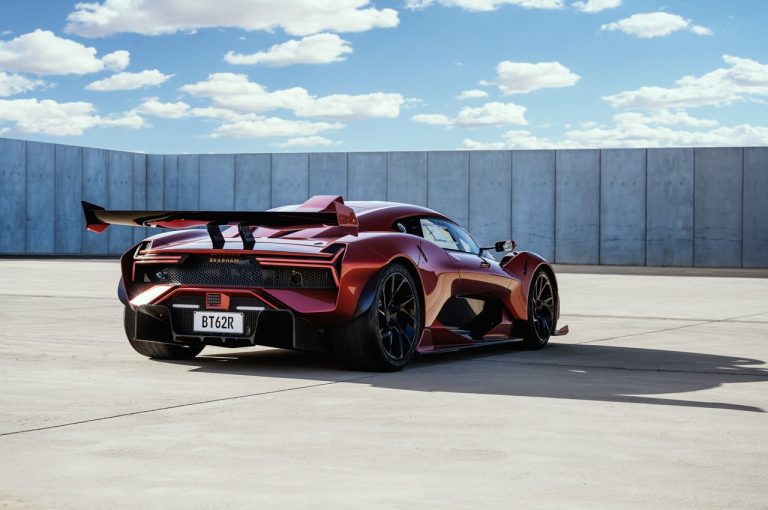 Brabham BT62 stradale 2020: immagini ufficiali