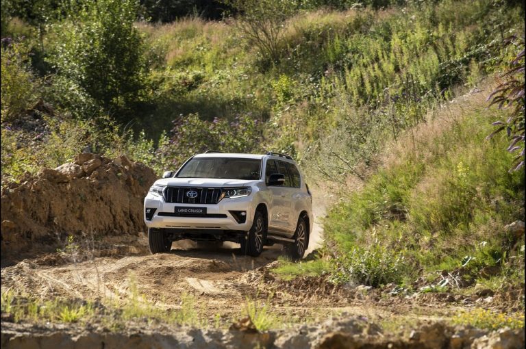 Toyota Land Cruiser 2021: immagini ufficiali