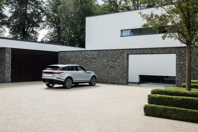 Range Rover Velar 2021: immagini ufficiali