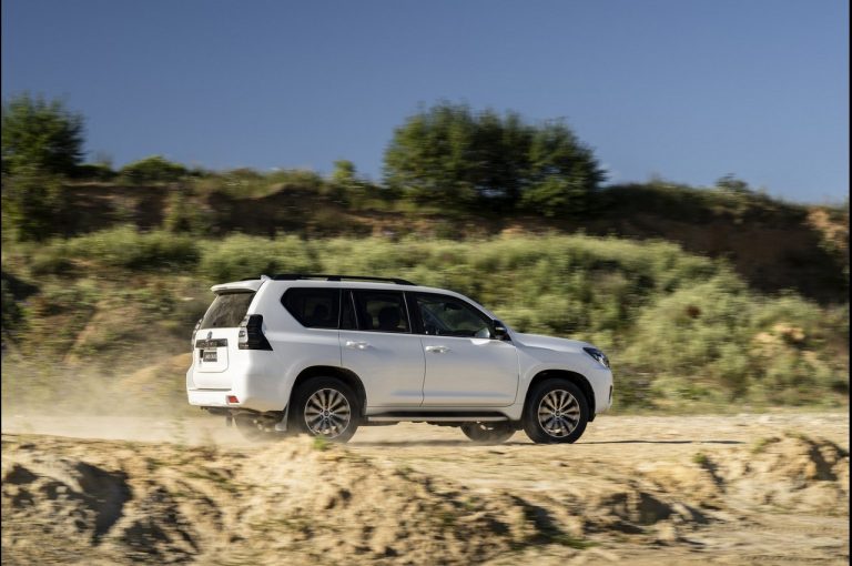 Toyota Land Cruiser 2021: immagini ufficiali