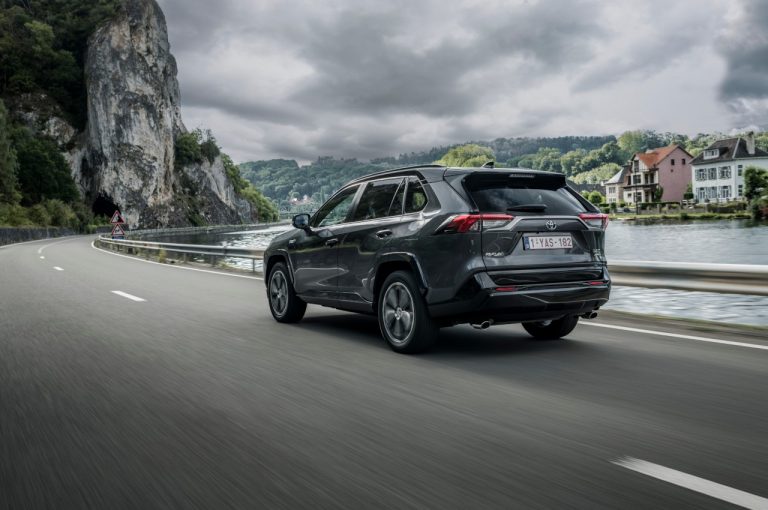 Toyota Rav4 Plug-in Hybrid 2021: immagini ufficiali