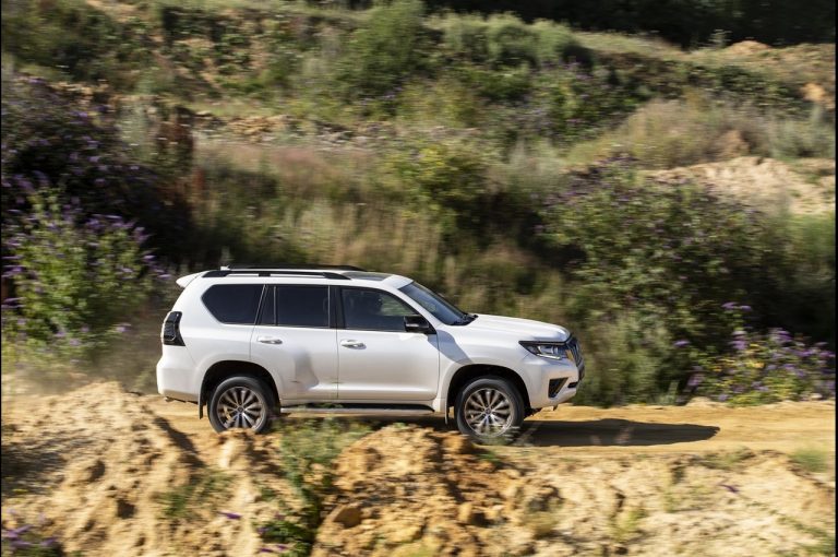 Toyota Land Cruiser 2021: immagini ufficiali