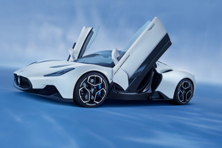 Maserati MC20: immagini ufficiali