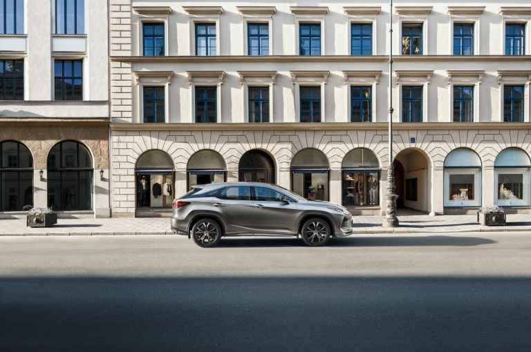 Lexus RX Sport Edition 2021: immagini ufficiali