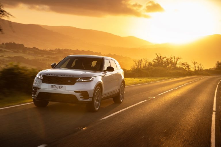 Range Rover Velar 2021: immagini ufficiali