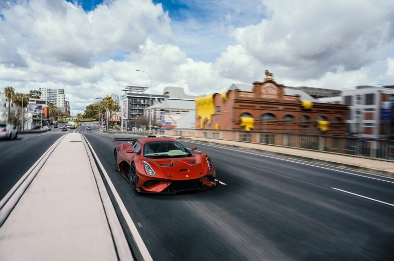 Brabham BT62 stradale 2020: immagini ufficiali