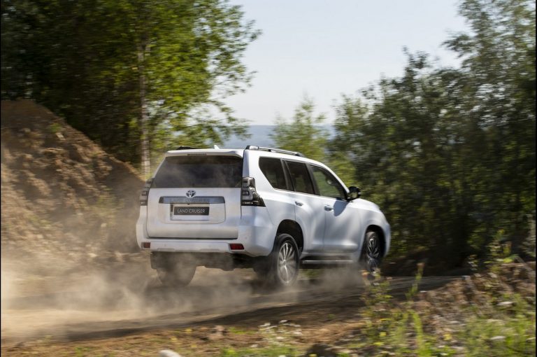 Toyota Land Cruiser 2021: immagini ufficiali