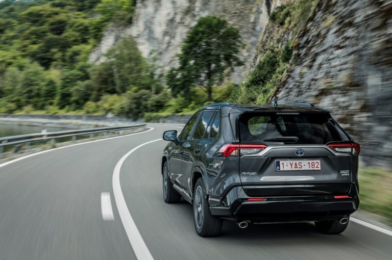 Toyota Rav4 Plug-in Hybrid 2021: immagini ufficiali