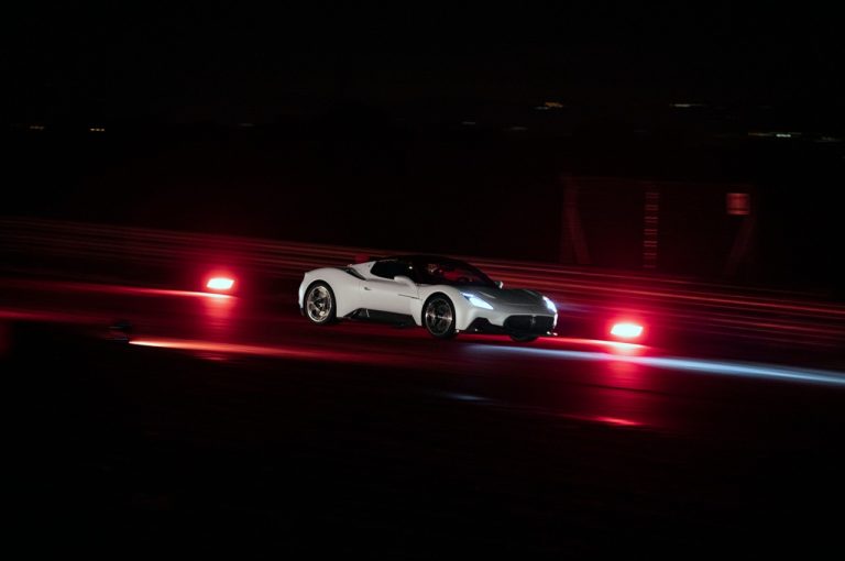 Maserati MC20: immagini ufficiali