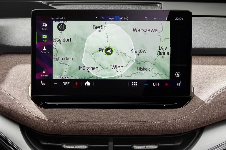 Skoda Enyaq iV: immagini ufficiali