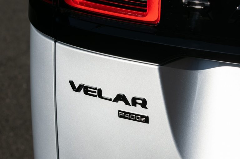 Range Rover Velar 2021: immagini ufficiali