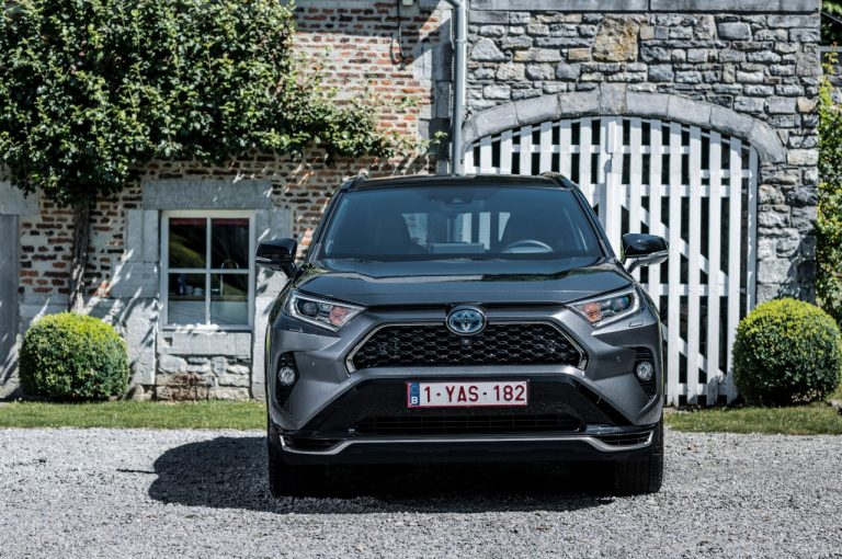 Toyota Rav4 Plug-in Hybrid 2021: immagini ufficiali