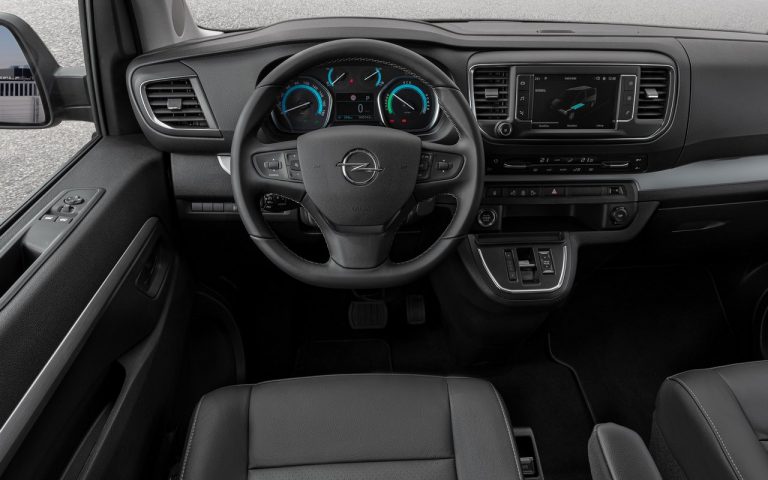 Opel Zafira e-Life: immagini ufficiali