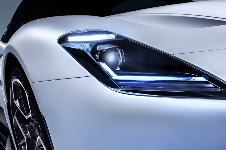 Maserati MC20: immagini ufficiali