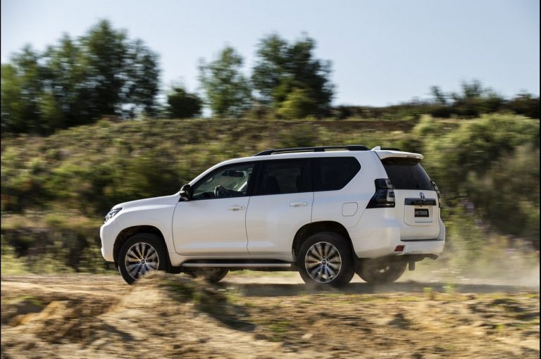 Toyota Land Cruiser 2021: immagini ufficiali