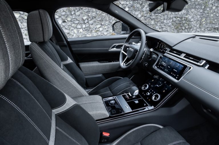 Range Rover Velar 2021: immagini ufficiali