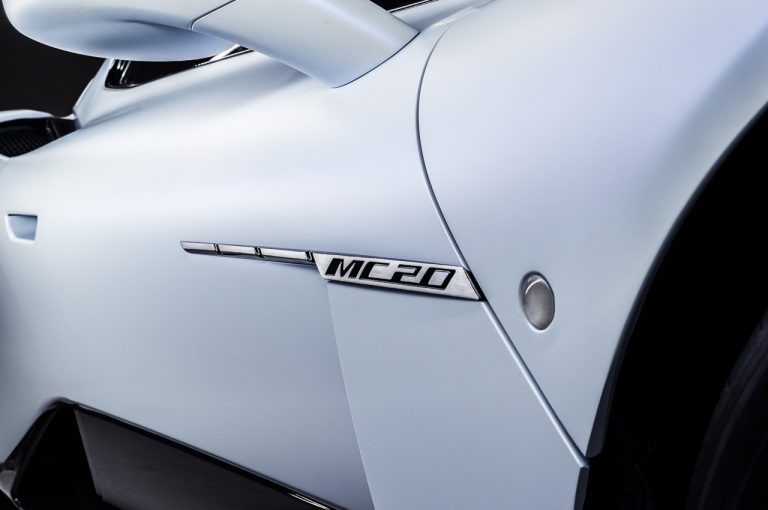 Maserati MC20: immagini ufficiali