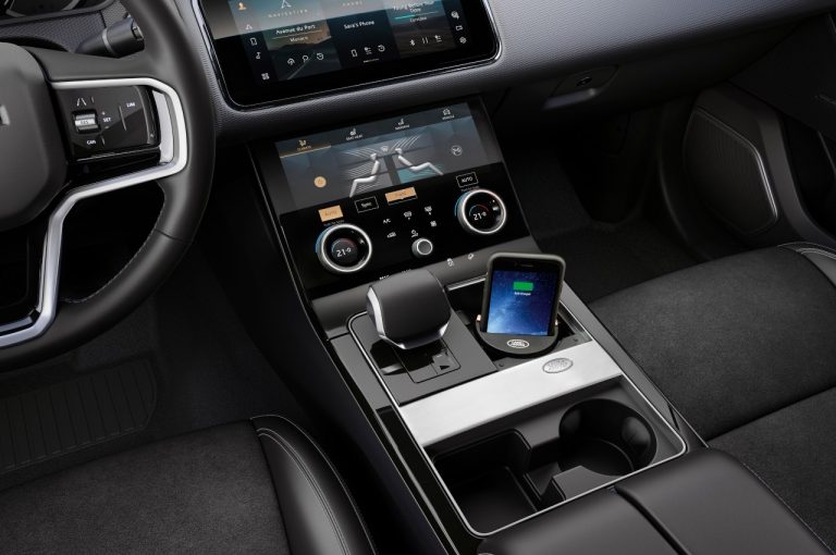 Range Rover Velar 2021: immagini ufficiali